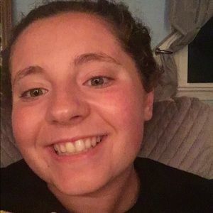 Meet your Posher, Caitlin